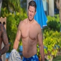 MARK WAHLBERG